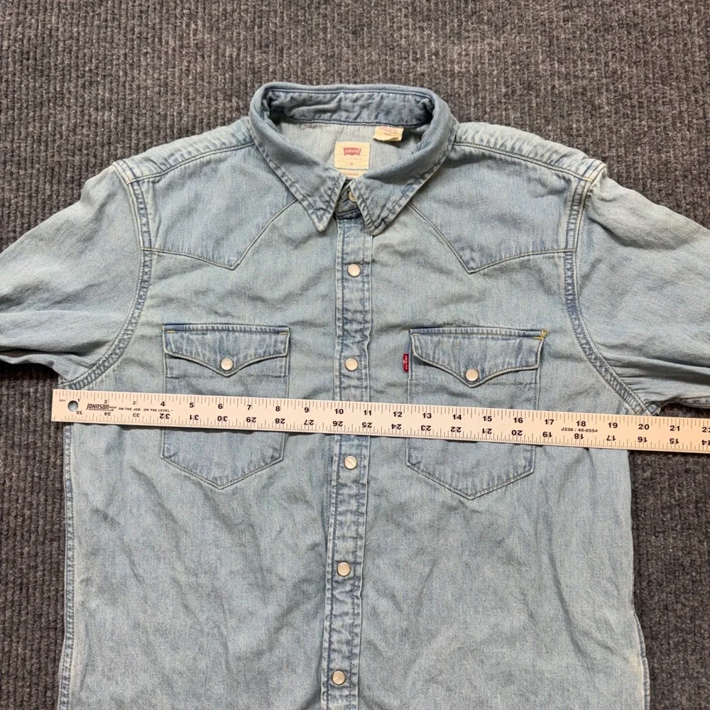 Levis Western Pearl Snap Shirt Mens M Standard Fit Light Wash Blue Denim